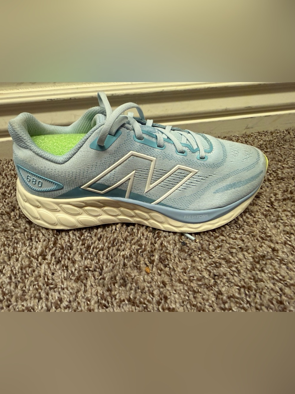 New Balance Women's Light Blue Athletic Running Shoes with Green Lining
